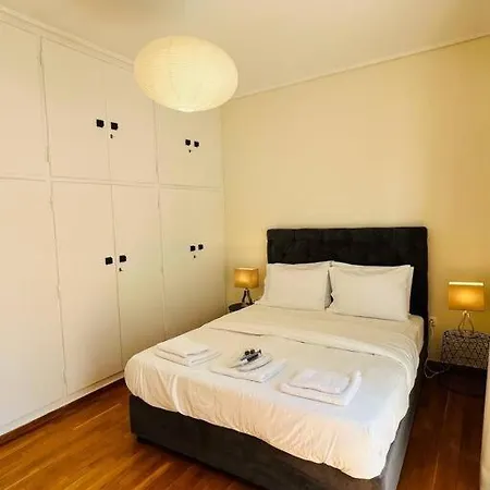 Comfortable And Bright 2bdr Flat Athens