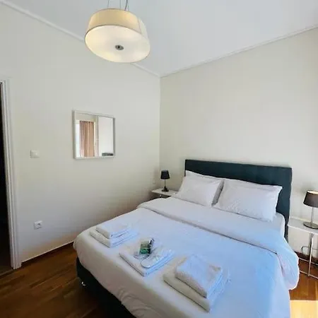 Comfortable And Bright 2bdr Flat Athens