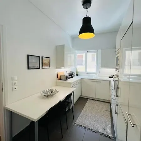 Comfortable And Bright 2bdr Flat