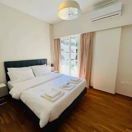 Comfortable And Bright 2bdr Flat *